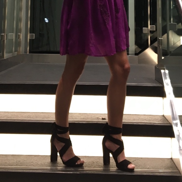 Black tie up around the ankle heels - Picture 7 of 7